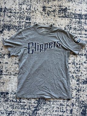 47 Los Angeles Clippers Heather Gray Short Sleeve Tee with Navy Script